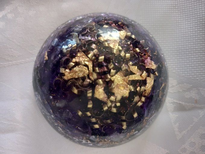 Dôme Orgonite Violet Foncé avec des Feuilles d'Or 